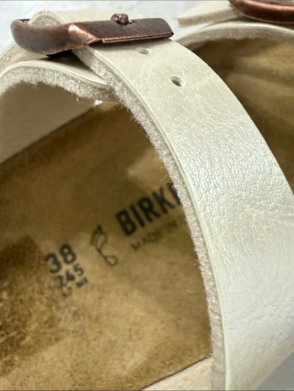 Birkenstock Women's Cream double-Strap Sandals with Buckles..nwt .. size 38